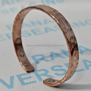 Brazalete de Terapia Magnética de Cobre Puro Martillado Moderno, 6 Imanes de Alta Potencia para Equilibrio Energético y Reducción del Estrés - Product Image 1