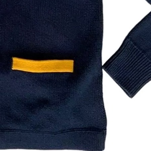 Créez des logos personnalisés bleus et dorés sur des pulls cardigan unisexes, des lettres brodées, des articles tricotés pour les sororités et les fraternités. - Product Image 4