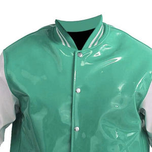 Chaqueta Bomber Varsity de Cuero PVC para Hombre, Cuello Alto, Logotipo Frontal Personalizable, Estilo Urbano - Product Image 3