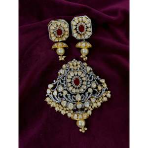 Sangeetha Jewellers 92.5 Argent Moissanite Mignon Style Pendentif Ensemble avec des Charmes Éblouissants pour les Femmes Anniversaire Occasion - Product Image 3