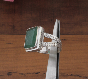 Bague de fiançailles en argent sterling 925 sertie d'un jade vert rond de luxe, taille brillant, sertie de pierres, cadeau de fête de mariage pour femme, bijoux fins - Product Image 1