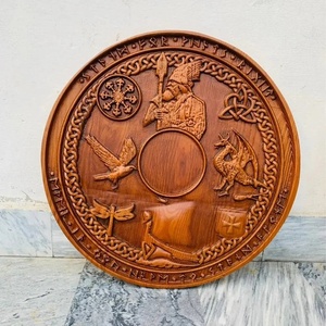 Escudo Vikingo Hecho a Mano de 24 Pulgadas, Diseño Celta Marrón, Acero al Carbono, Personalizable, ODM/OBM/OEM, Mango de Madera, Marca Ahmad Fabric - Product Image 5