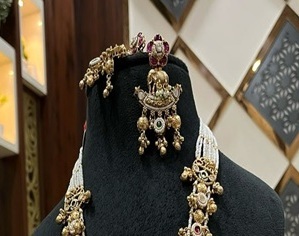 Ensemble collier et boucles d'oreilles en or plaqué laiton de qualité supérieure, serti de moissanite Polki, pour mariage, fiançailles, cadeau et tenue de soirée pour femmes - Product Image 2