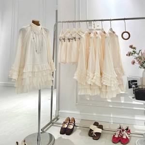 Robe longue personnalisée pour femme en mousseline de soie, col carré, sans manches, coupe trapèze, taille haute, imprimé floral vintage, coupe ajustée, écologique - Product Image 5