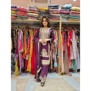 Conjunto SRK de Top y Pantalón Morado Elegante con Bordado y Trabajo de Lentejuelas, Talla XL - Product Image 5