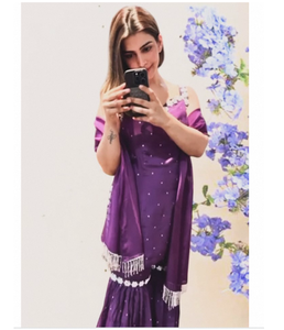 Traje Gharara Morado Premium con Delicado Trabajo de Perlas, Silueta Elegante, Ropa Tradicional India para Fiestas y Ocasiones - Product Image 1