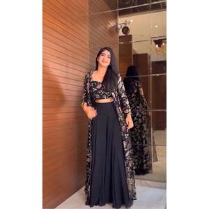 Conjunto de Choli y Koti con Lentejuelas para Mujer, Ideal para Fiestas - Product Image 1