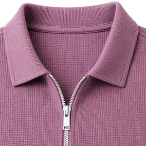Polo homme manches courtes couleur violette avec logo brodé et fermeture éclair, en coton tricoté de haute qualité, style décontracté. - Product Image 3