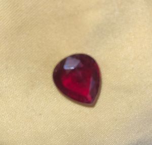 พลอยทับทิมสีแดงอ่อนทรงหัวใจธรรมชาติ 5.95 กะรัต จาก SHRI KRISHNA ASHIRWAD GEMS - Product Image 1