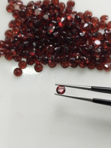 4.25MM Premium Natural Red Garnet Round Cut Brilliant Loose Gemstone For Rings <b>Earrings</b> Pendants Jewelry Making - Product Image 1