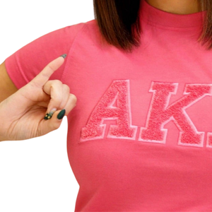 T-shirt rose en chenille brodé ton sur ton, en coton premium, style streetwear décontracté, vêtement de mode pour sororité - Product Image 4