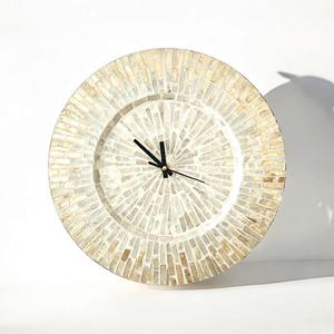 Horloge murale unique en nacre incrustée, horloges en coquillages et perles faites à la main, provenant d'un fournisseur très bien noté - Product Image 6