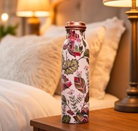 Bouteille d'eau moderne en cuivre pur pour la consommation quotidienne, design anti-fuite, fabriquée à la main, réutilisable et écologique, pour la maison et les voyages