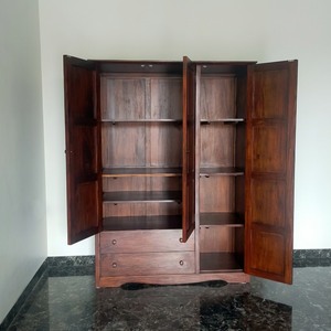 Armoire traditionnelle autoportante à 3 portes en bois de mahogany massif, avec tiroirs, pour chambre d'hôtel, projet commercial indonésien - Product Image 2