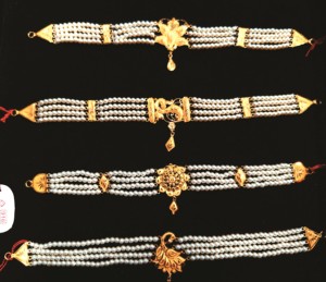 Collier ras-de-cou de luxe en or massif 22 carats avec perles artificielles multi-brins, bijou ethnique indien pour mariée, cadeau de mariage - Product Image 1