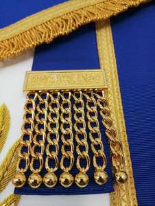 Tablier de cérémonie maçonnique brodé à la main avec fil de bullion, ruban moiré blanc, turquoise et bleu – Artisanat de qualité supérieure d'Inde - Product Image 5