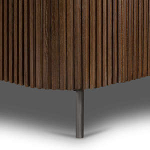 Cama de Madera con Panel Tambour de Estilo Moderno de Mediados de Siglo |   Base de Cama Curva con Patas de Metal - Product Image 5