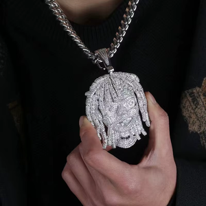 จี้ห้อยคอแบบ Iced Out ประดับเพชรโมอิสซาไนต์ทรงไมโครเพฟ สไตล์ฮิปฮอป พร้อมสร้อยคิวบา ดีไซน์โดดเด่น หรูหรา เหมาะเป็นของขวัญสำหรับผู้ชาย - Product Image 3