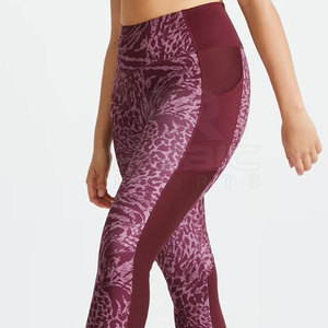 Leggings de sublimation pour femmes, qualité export premium, service OEM, best-seller, fabriqués au Pakistan avec les meilleurs matériaux - Product Image 6