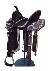 Selle de cheval légère et souple en cuir véritable naturel, style western pour barrel racing, avec clous argentés et motifs gravés, portable - Product Image 2