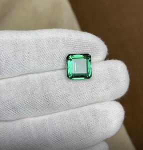 พลอยมรกตธรรมชาติทรงสี่เหลี่ยม สีเขียวสดใส น้ำหนัก 1.70 กะรัต จาก GEMS INTERNATIONAL สำหรับทำเครื่องประดับชั้นดี - Product Image 3