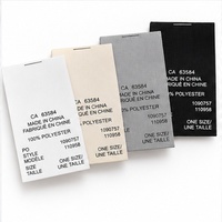 Étiquettes d'entretien personnalisées en polyester imprimées, étiquettes pliées pour vêtements et articles vestimentaires