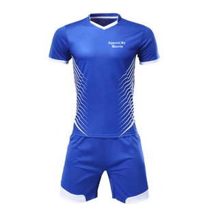 Maillot et short de football légers avec tissu en maille respirant à séchage rapide, idéal pour les températures chaudes et les matchs intenses - Product Image 1