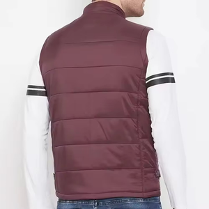 เสื้อกั๊กพัฟเฟอร์ผู้ชายแบบไม่มีแขน ราคาโรงงาน ผลิตจากขนสัตว์ บุด้วยขนเป็ด อุ่นสบายสำหรับฤดูหนาว ผลิตในประเทศปากีสถาน - Product Image 2