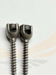 Tornillos pediculares monoaxiales de titanio de 5.5 mm para fijación espinal, autorroscantes - Product Image 5