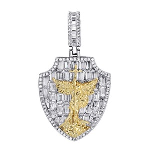 Colgante Religioso Vintage de San Miguel Arcángel Chapado en Plata 925 con Moissanita Corte Esmeralda y Oro de 10k - Product Image 3