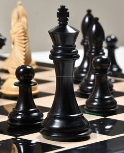 Jeu d'échecs en corne fait à la main et pièces exquises - Product Image 4