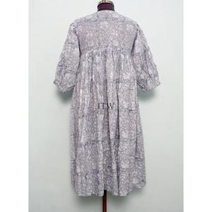Vestido midi hecho a mano para mujer, con cuello barco, estampado floral en la cintura, manga tres cuartos acampanada, corte en A, holgado, para verano. - Product Image 2