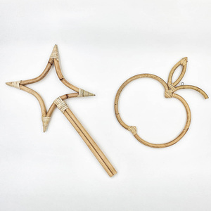 Baguette magique en rotin Montessori, adorable baguette de lune, accessoire de princesse fée pour jeu d'imitation, à vendre - Product Image 6