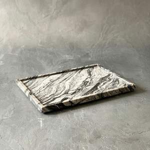 Plateau de service en marbre de luxe pour servir le petit-déjeuner, le déjeuner et le dîner dans des environnements résidentiels et hôteliers haut de gamme - Product Image 1