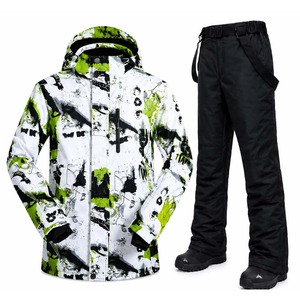 Chaqueta de esquí con capucha para hombre, personalizada al por mayor, conjunto de esquí con estampado por sublimación, impermeable 10.000 mm, transpirable, antidesgarro, softshell con cremallera - Product Image 3