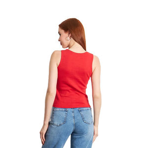 Index Apparel Débardeur en tricot rouge uni pour femme, col carré, style décontracté, longueur normale - Product Image 2