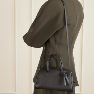 Sac cabas en cuir Jacquemus demi-lune avec décoration nœud, style minimaliste pour femme, usage quotidien - Product Image 3