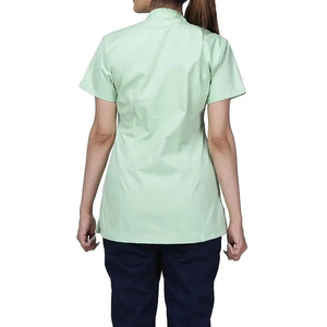 Conjunto de Uniforme Hospitalario para Mujer, Modelo 2026, Top Verde Menta con Botones Negros y Pantalones Azul Oscuro - Product Image 6