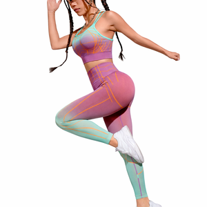 Conjunto Deportivo sin Costuras para Mujer: Sujetador Cruzado Colorido y Leggings de Cintura Alta para Fitness, Running y Entrenamiento - Product Image 3