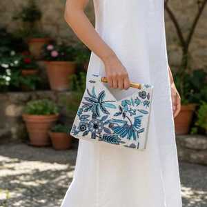 Sac à main bohème avec perles de verre bleues, motif floral, forme rectangulaire, accessoire de mode pour femmes - Product Image 1