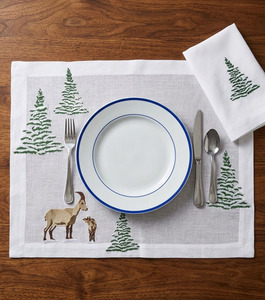 Juego de Manteles Individuales y Servilletas Bordados Personalizados al por Mayor con Diseño de Árbol de Navidad y Cabra, de Lino Blanco, Lavables a Máquina, para el Hogar, Fiestas y Eventos - Product Image 1