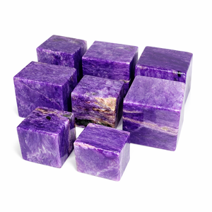 Cube de cristal de Charoite naturel poli à la main, pierre précieuse violette pour la méditation, le Reiki, la guérison énergétique des chakras, la décoration et le Feng Shui - Product Image 1