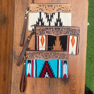 กระเป๋าสตางค์หนังแท้หลายใบทำด้วยมือกระเป๋าคลัทช์ข้อมือหนังแท้สไตล์ตะวันตกของขวัญสุดหรูสำหรับผู้หญิง - Product Image 3