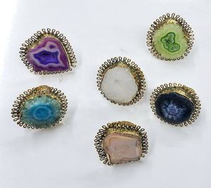 Anillos de Metal con Cuentas de Piedras de Colores Clásicos GC-RG-302 Disponibles a un Precio Accesible de un Fabricante Indio. - Product Image 1