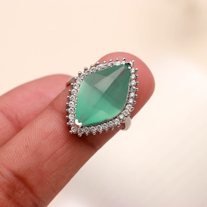Anillo de Plata de Ley 925 con Gema Verde Menta Corte Marquesa, Joyería Nupcial, Regalo de Aniversario para Ella, Precio al por Mayor - Product Image 1