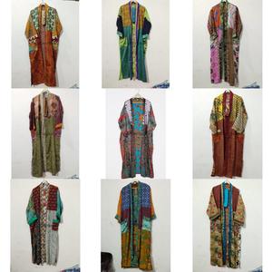 ชุดคลุมกิโมโนผ้าไหมซารีวินเทจ 100% สำหรับผู้หญิง งานแฮนด์เมด ตกแต่งผ้าแบบแพทช์เวิร์ค สไตล์โบโฮ ชุดนอนยาวแบบจีน ฟรีไซส์ เสื้อคลุมฤดูร้อนสุดหรู คอวี - Product Image 1