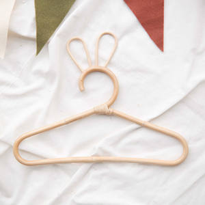 Perchas de ropa de diseño único hechas de ratán natural perchero colgante para niños precio más barato conjuntos de perchas - Product Image 6