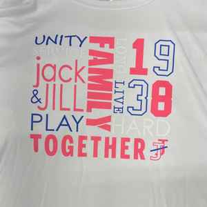 เสื้อยืดแจ็คแอนด์จิล ยูธ ดริฟิตสีขาว ดีไซน์ Family Unity and Play Hard ตั้งแต่ปี 1938 เสื้อยืดลำลองสำหรับเด็ก - Product Image 2