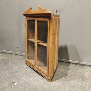 La Mejor Colección de Vitrinas de Madera Hechas a Mano con Vidrio, Arte Antiguo del Himalaya - Product Image 2