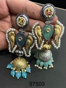 Jhumkas สีเงินเยอรมันดูหรูหราคลาสสิกสำหรับผู้หญิงมีจำหน่ายในราคาที่เหมาะสมจากผู้ผลิตต่างหูส่งออกจากอินเดีย - Product Image 3